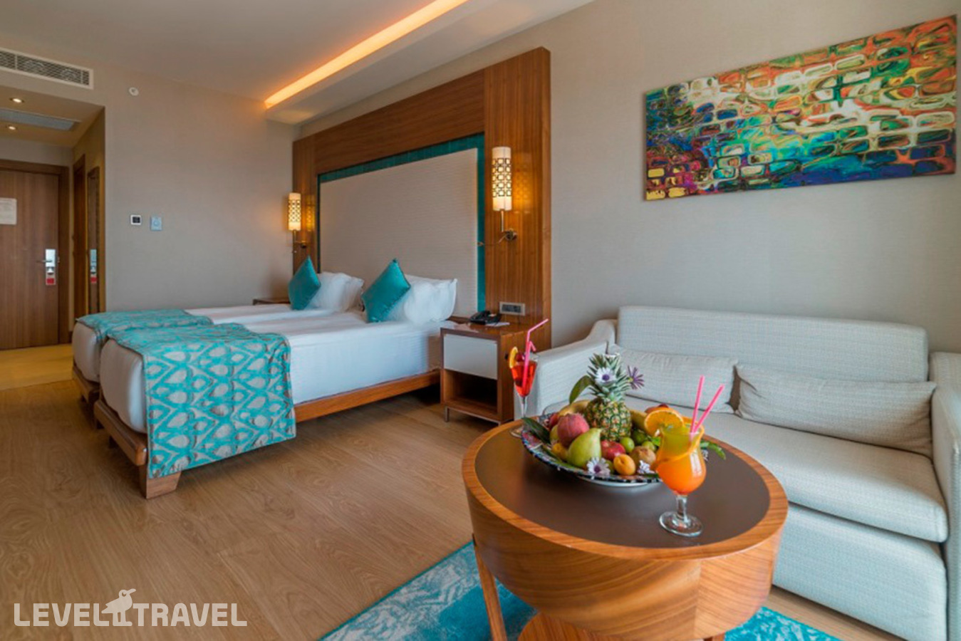 фотографии номера Улучшенный с боковым видом на море отеля Ramada Resort By Wyndham Kusadasi & Golf в Турция(Кушадасы) - фото №2