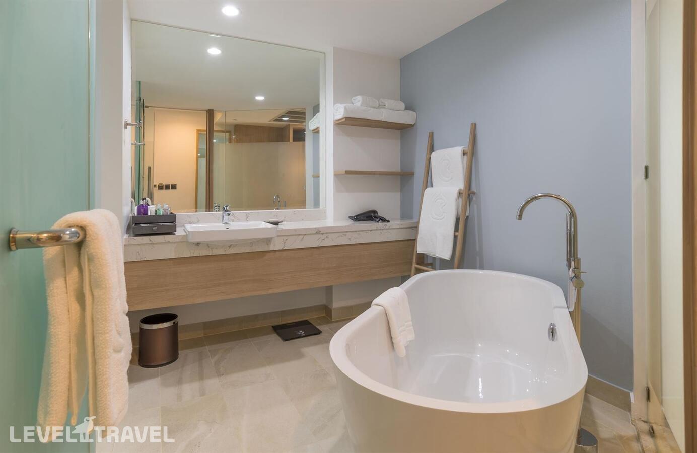 фотографии номера Семейный Residence отеля Centara Ao Nang Beach Resort And Spa Krabi в Таиланд(Ао Нанг) - фото №5