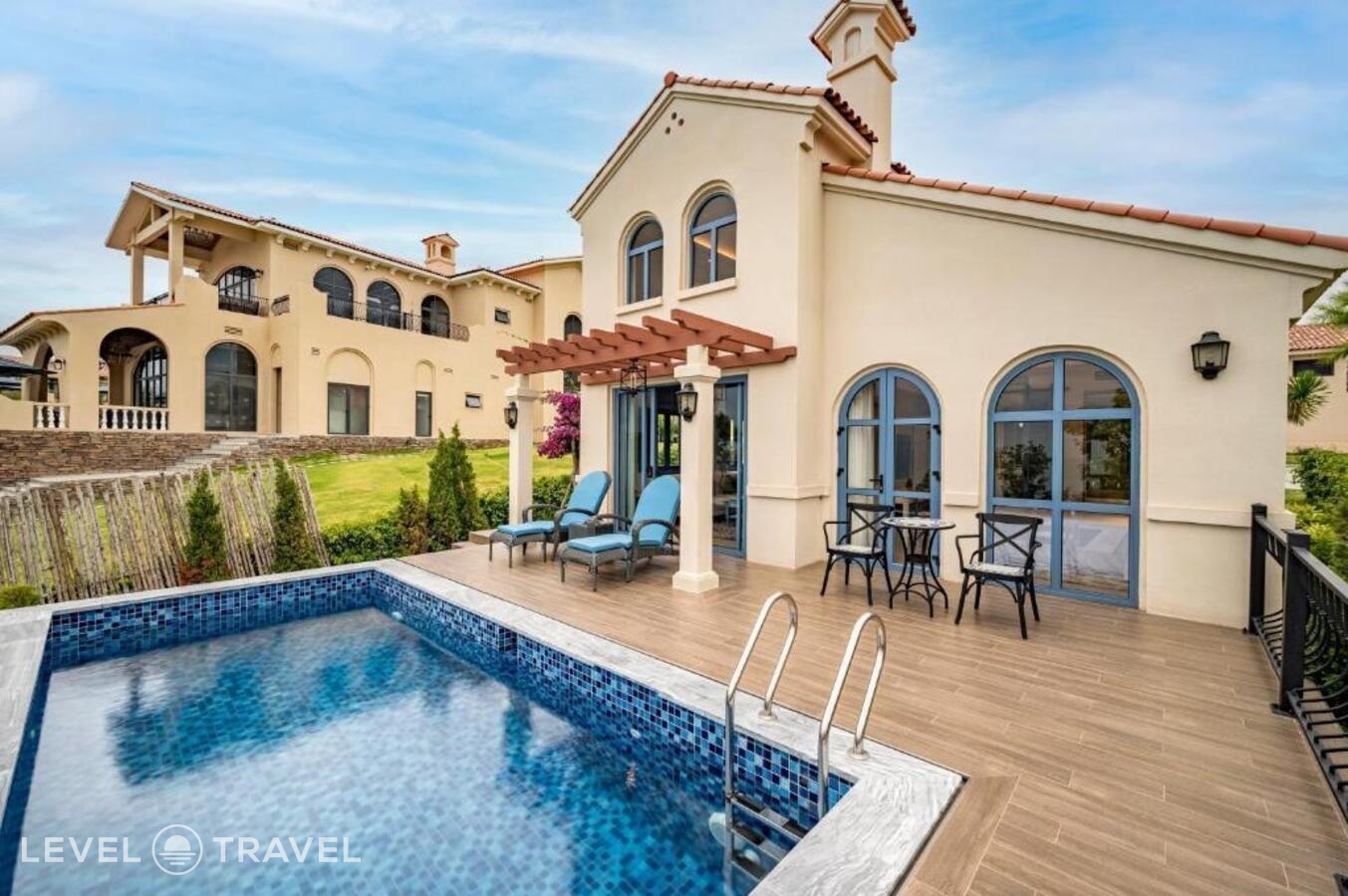 фотографии номера Вилла с видом на океан (2 спальни) отеля Centara Mirage Resort Mui Ne в Вьетнам(Муйне) - фото №34