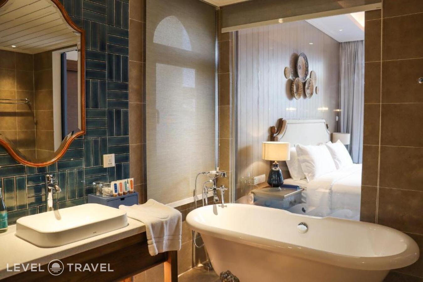 фотографии номера Вилла с видом на океан (2 спальни) отеля Centara Mirage Resort Mui Ne в Вьетнам(Муйне) - фото №24