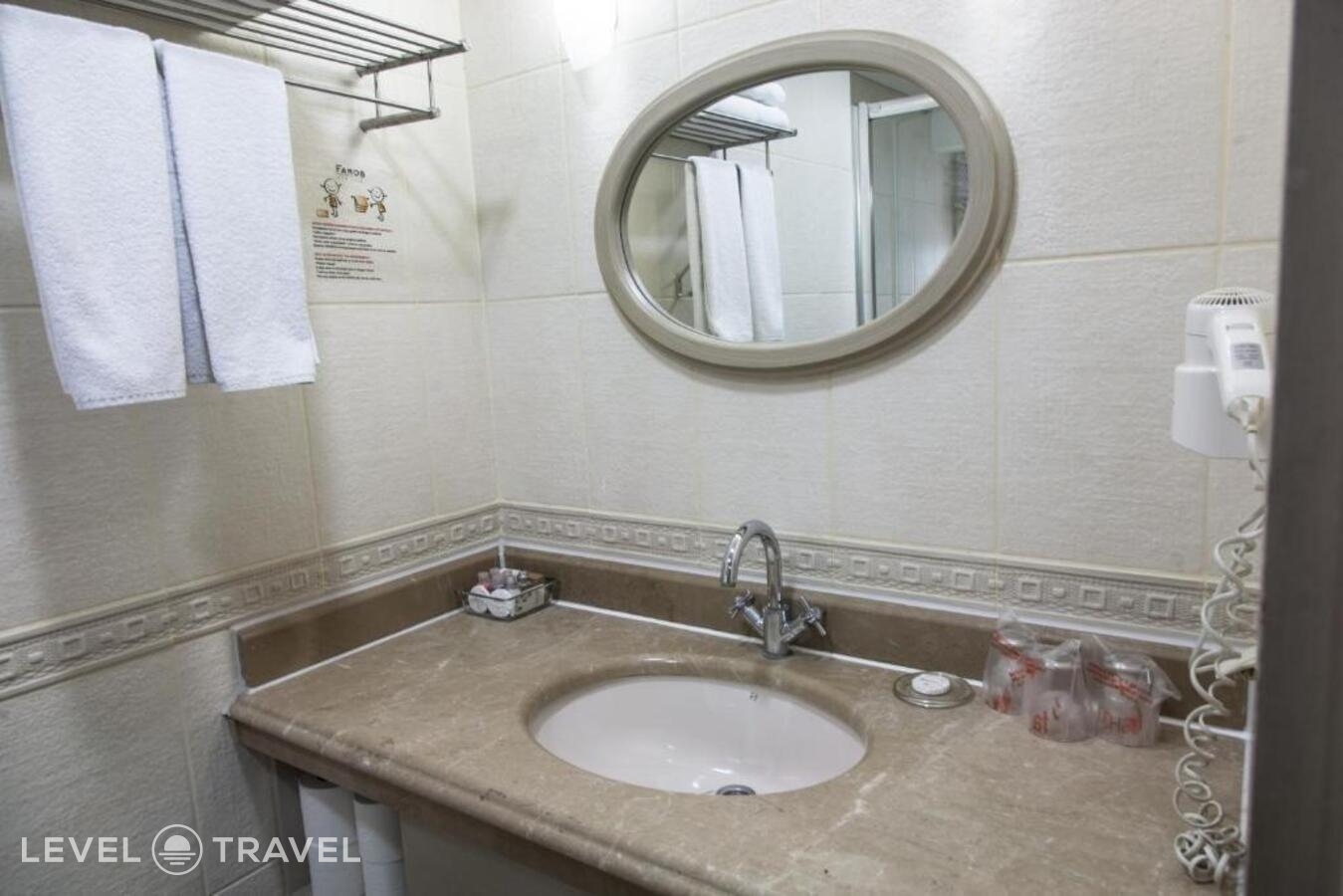 фотографии номера Семейный номер отеля Faros Hotel Sultanahmet в Турция(Фатих) - фото №3