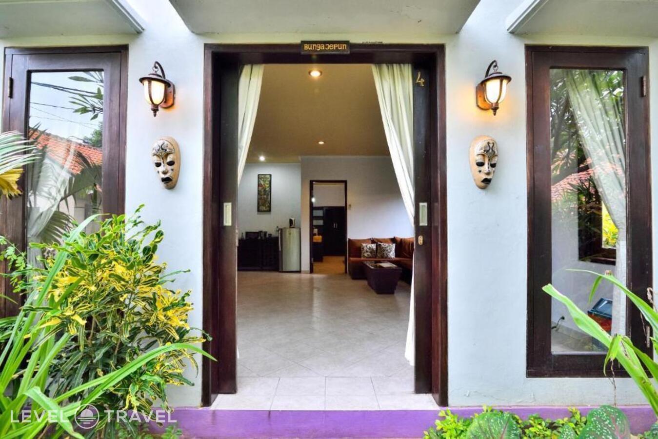 фотографии номера Полулюкс отеля Dolphin Beach Bali в Индонезия(Булеленг) - фото №5