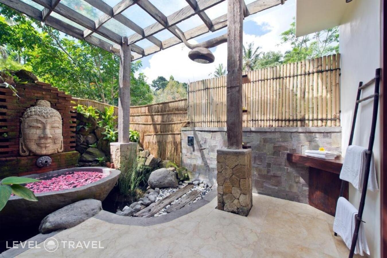 фотографии номера Люкс с видом на бассейн отеля Adiwana Dara Ayu Villas в Индонезия(Гианьяр) - фото №13