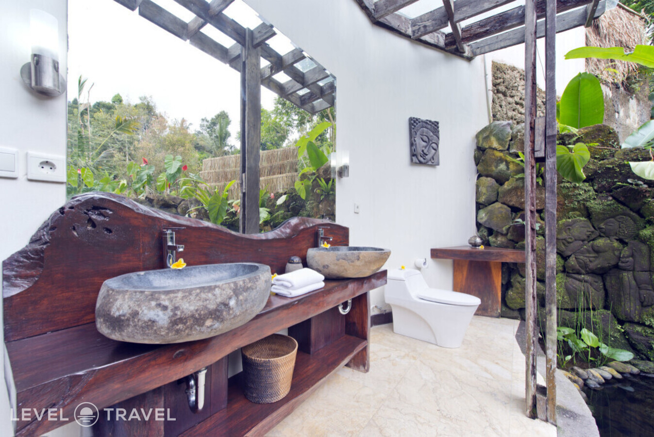 фотографии номера Люкс с видом на бассейн отеля Adiwana Dara Ayu Villas в Индонезия(Гианьяр) - фото №2
