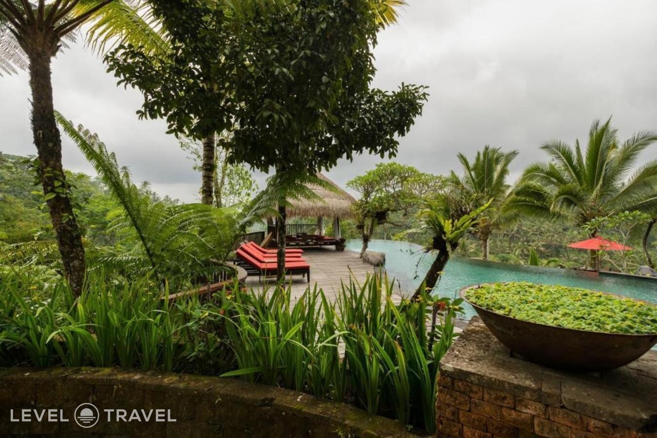 фотографии номера Люкс с видом на бассейн отеля Adiwana Dara Ayu Villas в Индонезия(Гианьяр) - фото №12