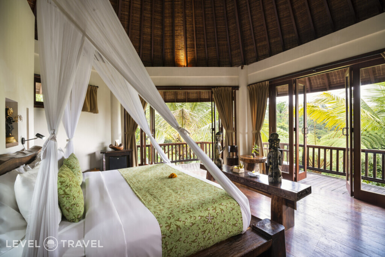 фотографии номера Люкс с видом на бассейн отеля Adiwana Dara Ayu Villas в Индонезия(Гианьяр) - фото №6