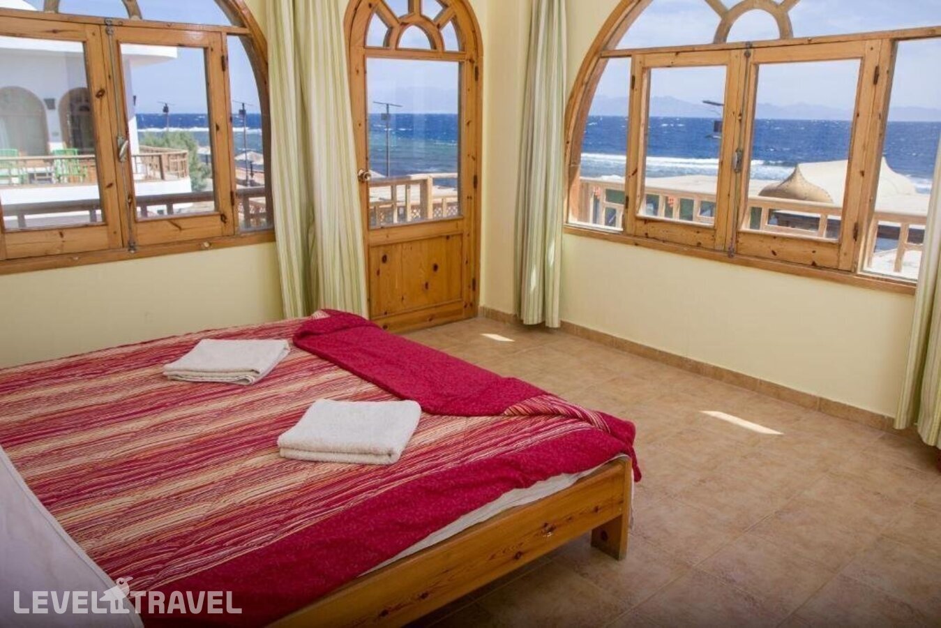 фотографии номера Делюкс с видом на море с балконом отеля Shams Hotel & Dive Centre в Египет(Дахаб) - фото №1