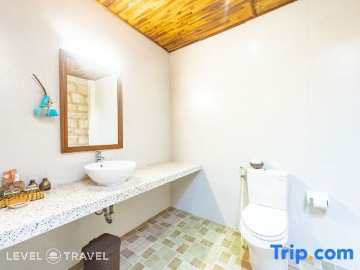 фотографии номера Делюкс с частичным видом на море отеля Phu Quoc Eco Beach Resort в Вьетнам(Фукуок) - фото №9