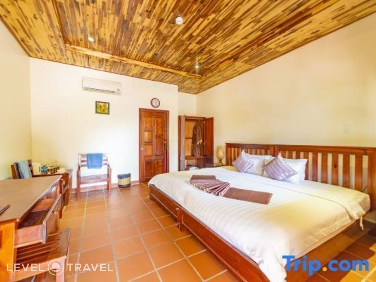 фотографии номера Делюкс с частичным видом на море отеля Phu Quoc Eco Beach Resort в Вьетнам(Фукуок) - фото №3