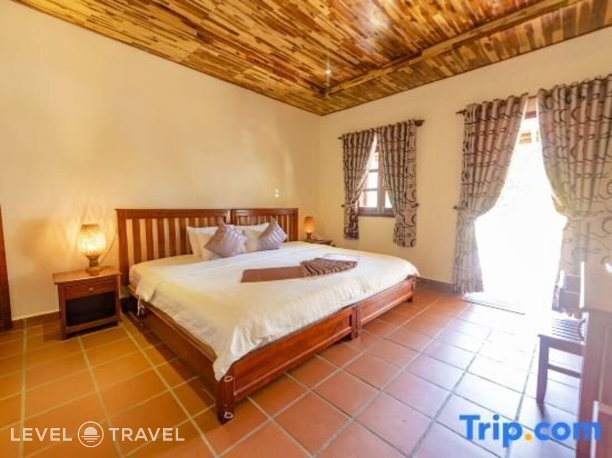 фотографии номера Делюкс с частичным видом на море отеля Phu Quoc Eco Beach Resort в Вьетнам(Фукуок) - фото №1