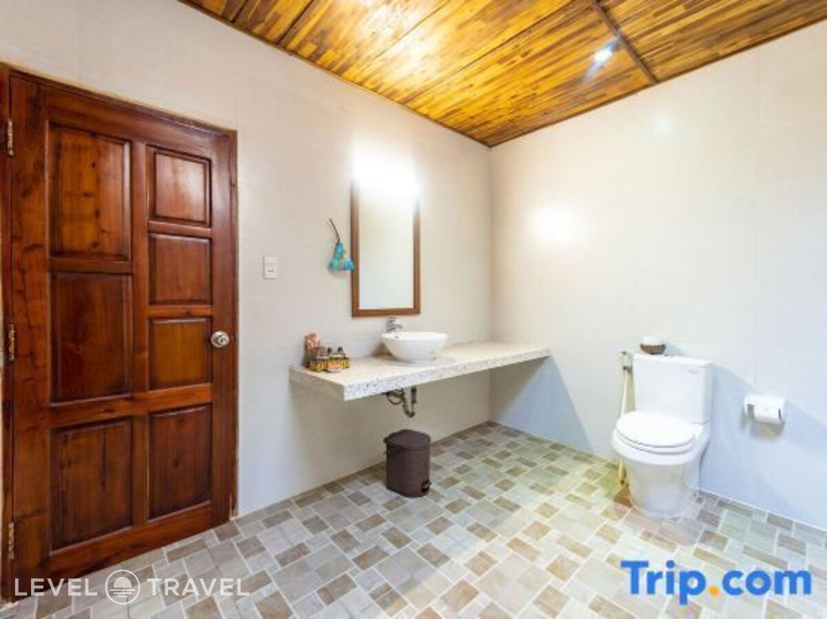 фотографии номера Делюкс с частичным видом на море отеля Phu Quoc Eco Beach Resort в Вьетнам(Фукуок) - фото №6