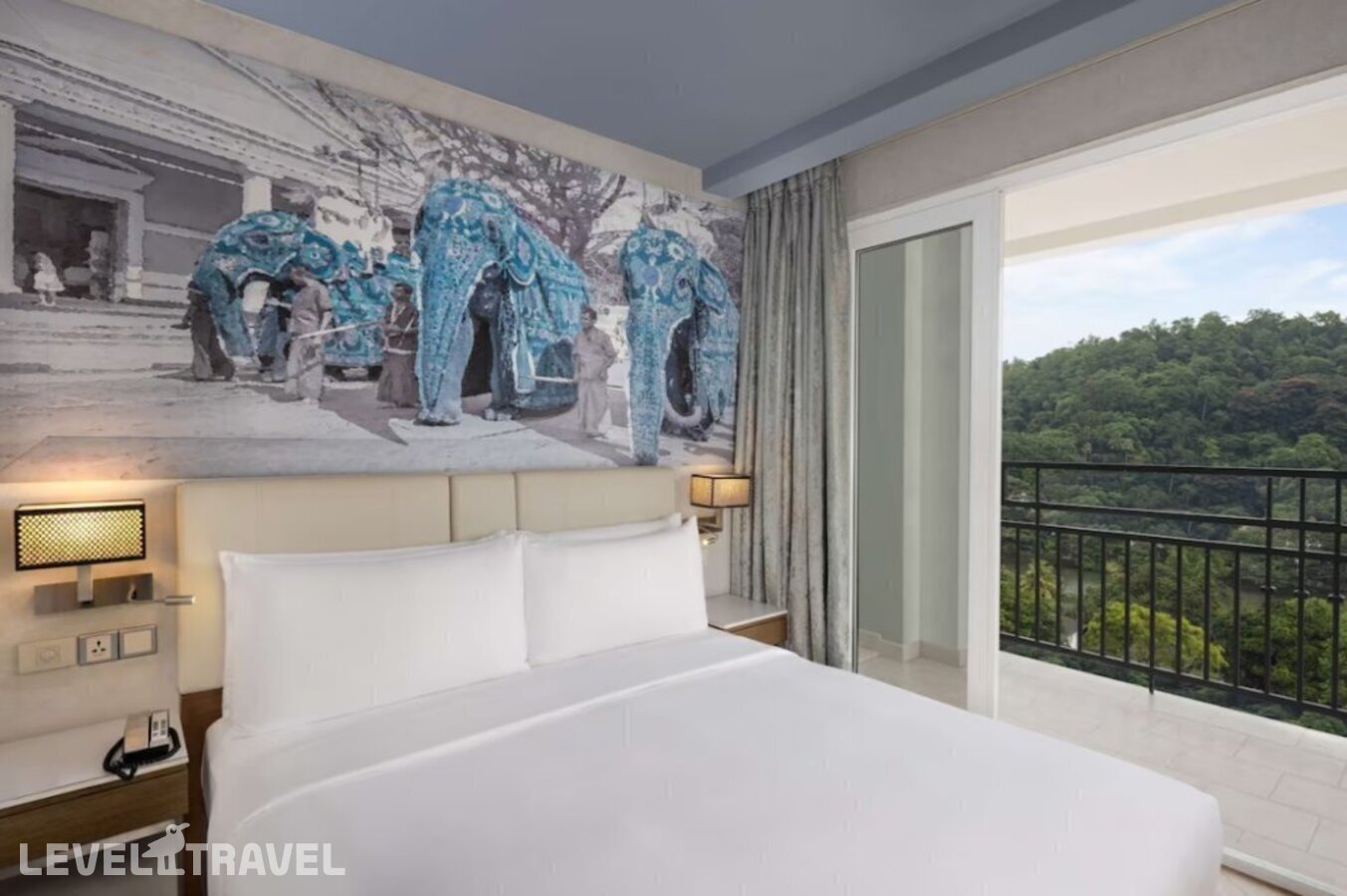 фотографии номера Люкс Lake отеля Radisson Hotel Kandy в Шри-Ланка(Канди) - фото №1