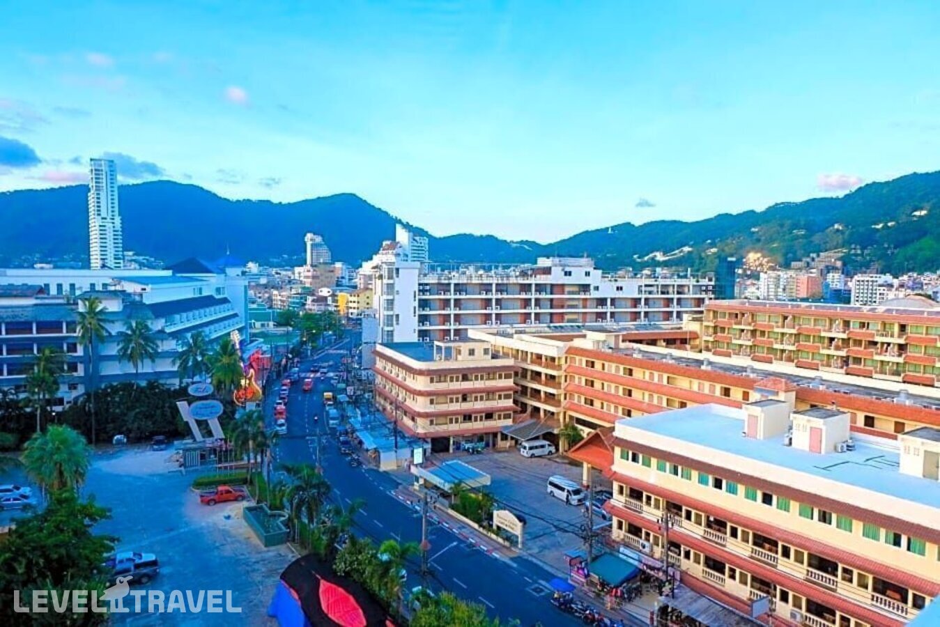 фотографии номера Делюкс с балконом отеля You Dee Hotel Patong (Ex. Meir Jarr Hotel) в Таиланд(Патонг Бич) - фото №16