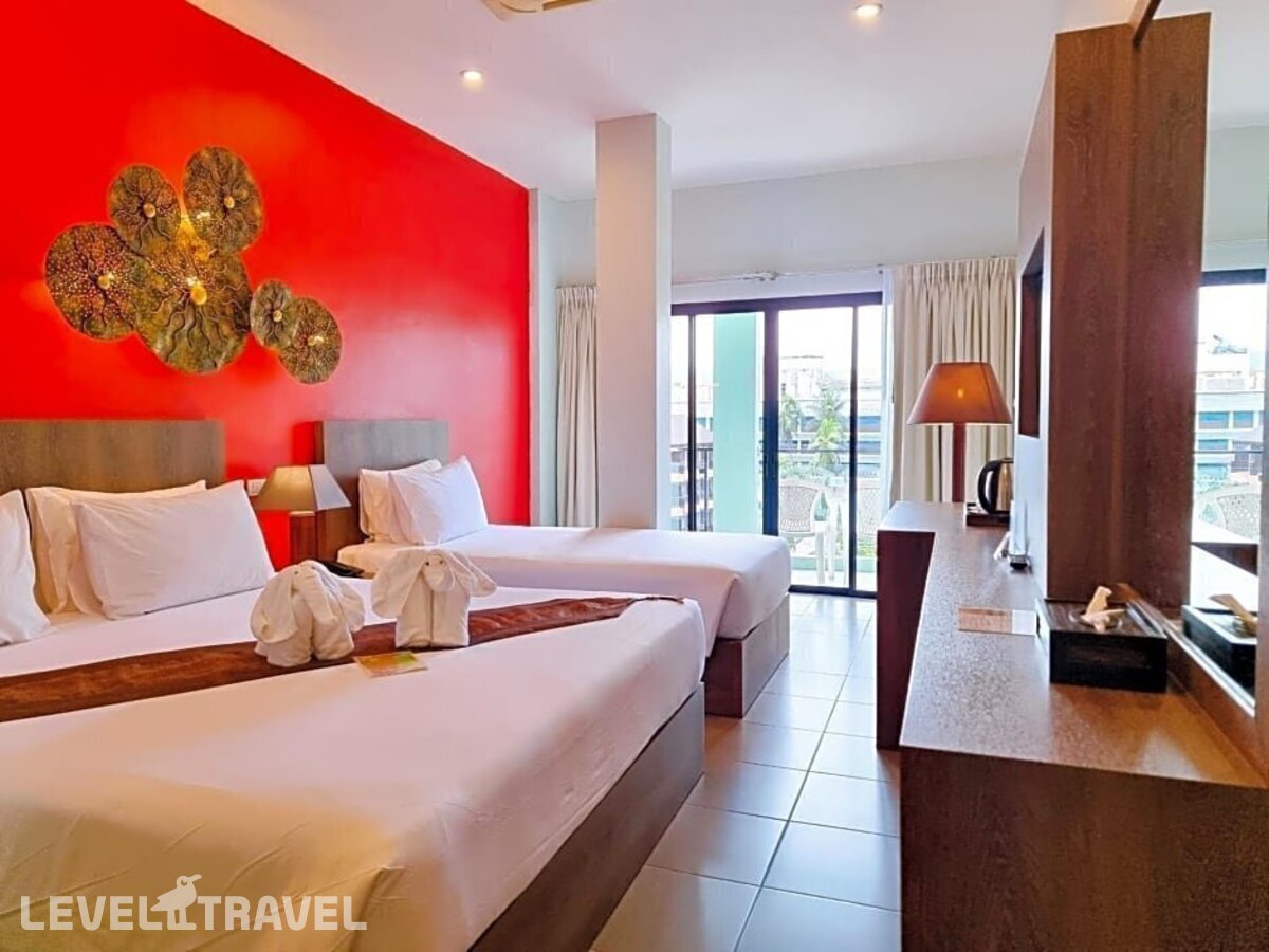 фотографии номера Делюкс с балконом отеля You Dee Hotel Patong (Ex. Meir Jarr Hotel) в Таиланд(Патонг Бич) - фото №8