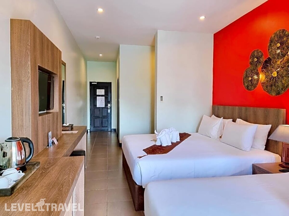 фотографии номера Делюкс с балконом отеля You Dee Hotel Patong (Ex. Meir Jarr Hotel) в Таиланд(Патонг Бич) - фото №11