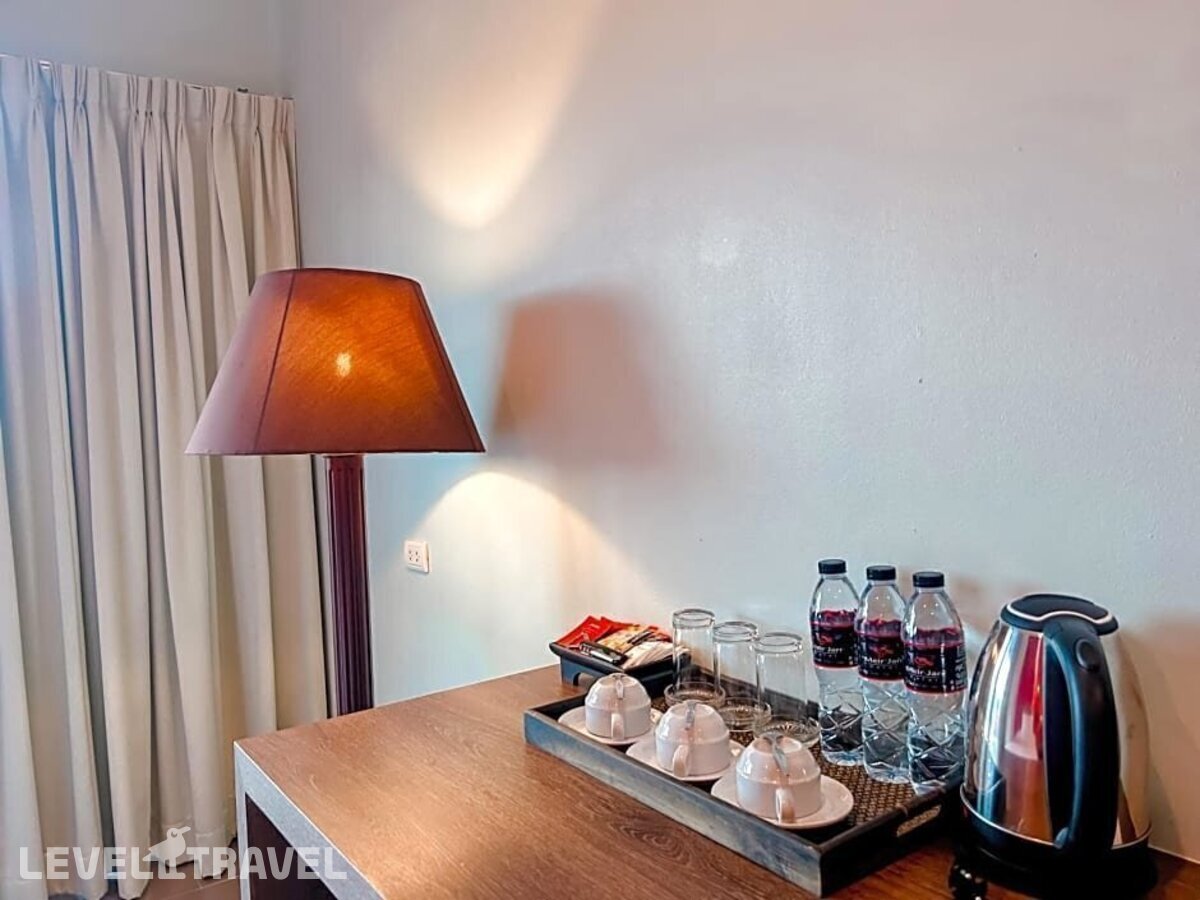 фотографии номера Делюкс с балконом отеля You Dee Hotel Patong (Ex. Meir Jarr Hotel) в Таиланд(Патонг Бич) - фото №12