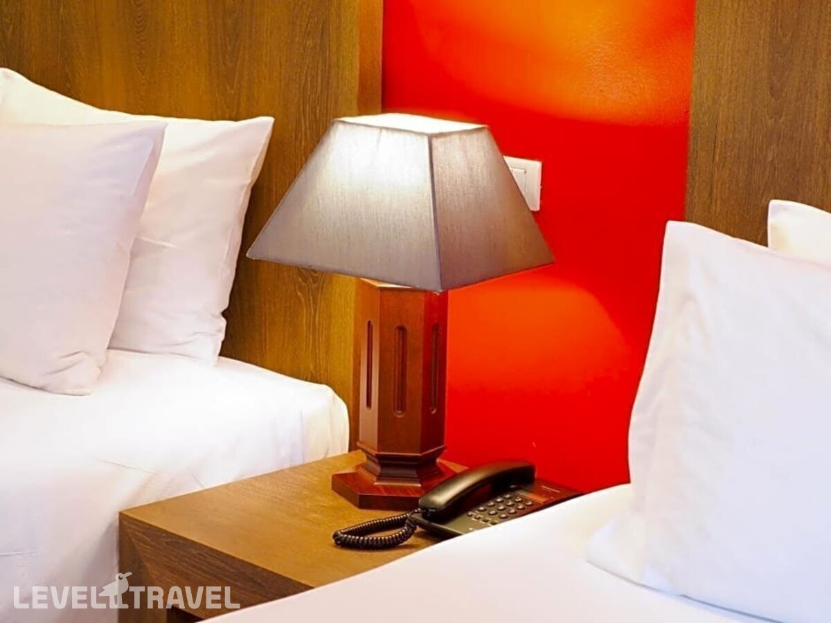 фотографии номера Делюкс с балконом отеля You Dee Hotel Patong (Ex. Meir Jarr Hotel) в Таиланд(Патонг Бич) - фото №4