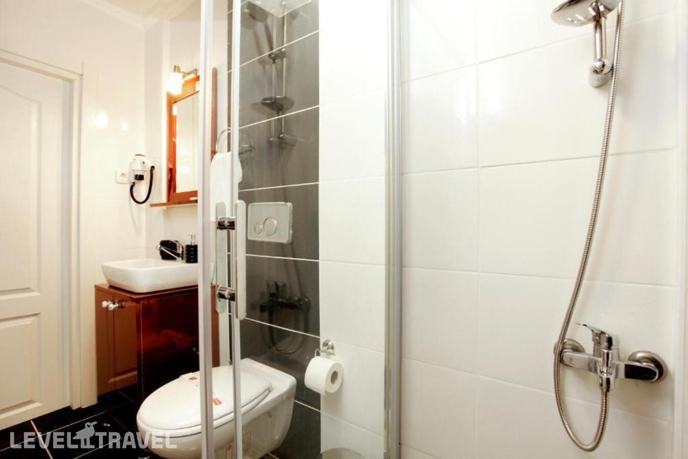 фотографии номера Трехместный номер отеля Spinel Hotel в Турция(Фатих) - фото №50