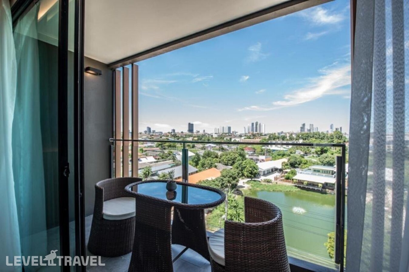 фотографии номера Люкс с видом на город отеля Mandarin Eastville Pattaya в Таиланд(Наклуа) - фото №7