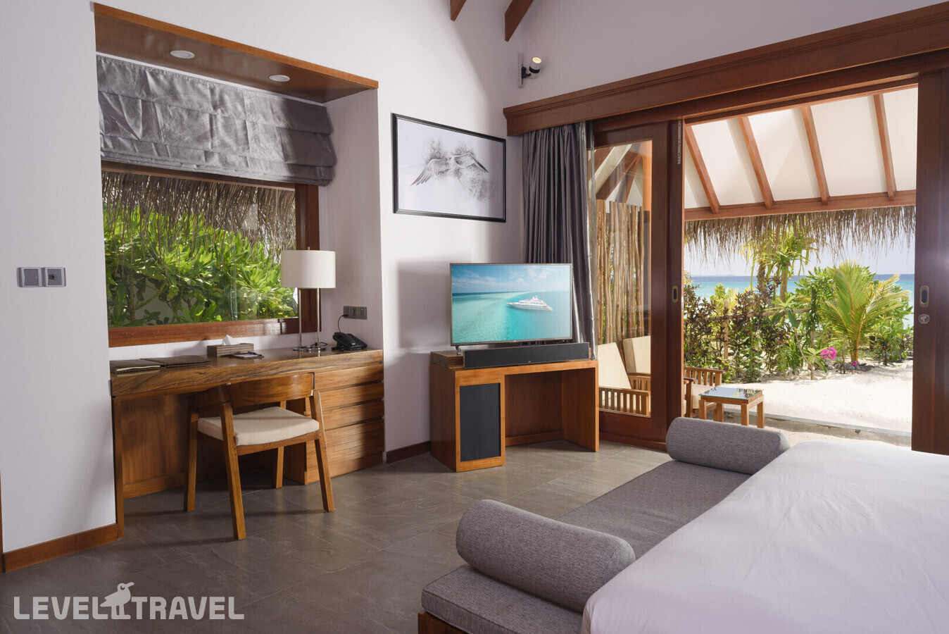 фотографии номера Вилла с частным бассейном на пляже отеля Dhigufaru Island Resort в Мальдивы(Баа Атолл) - фото №6