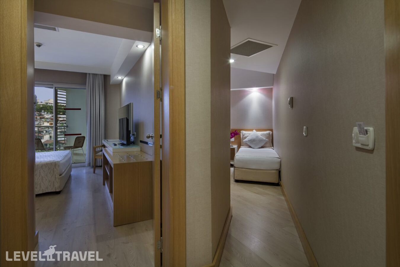 Семейный с видом на окрестности (главное здание) — фото 1