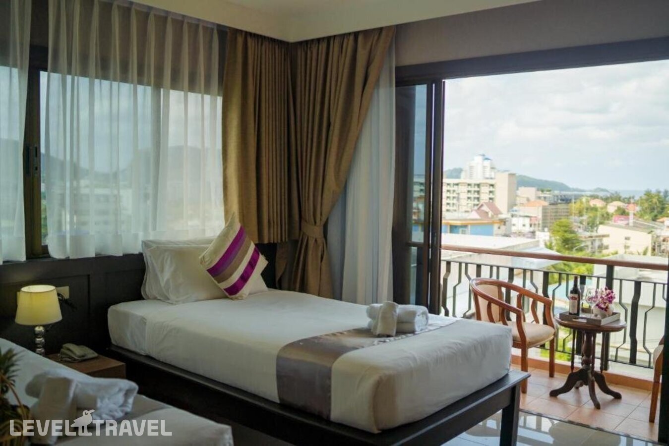фотографии номера Улучшенный (две односпальные кровати) отеля Casa Del M Patong Beach в Таиланд(Патонг Бич) - фото №2