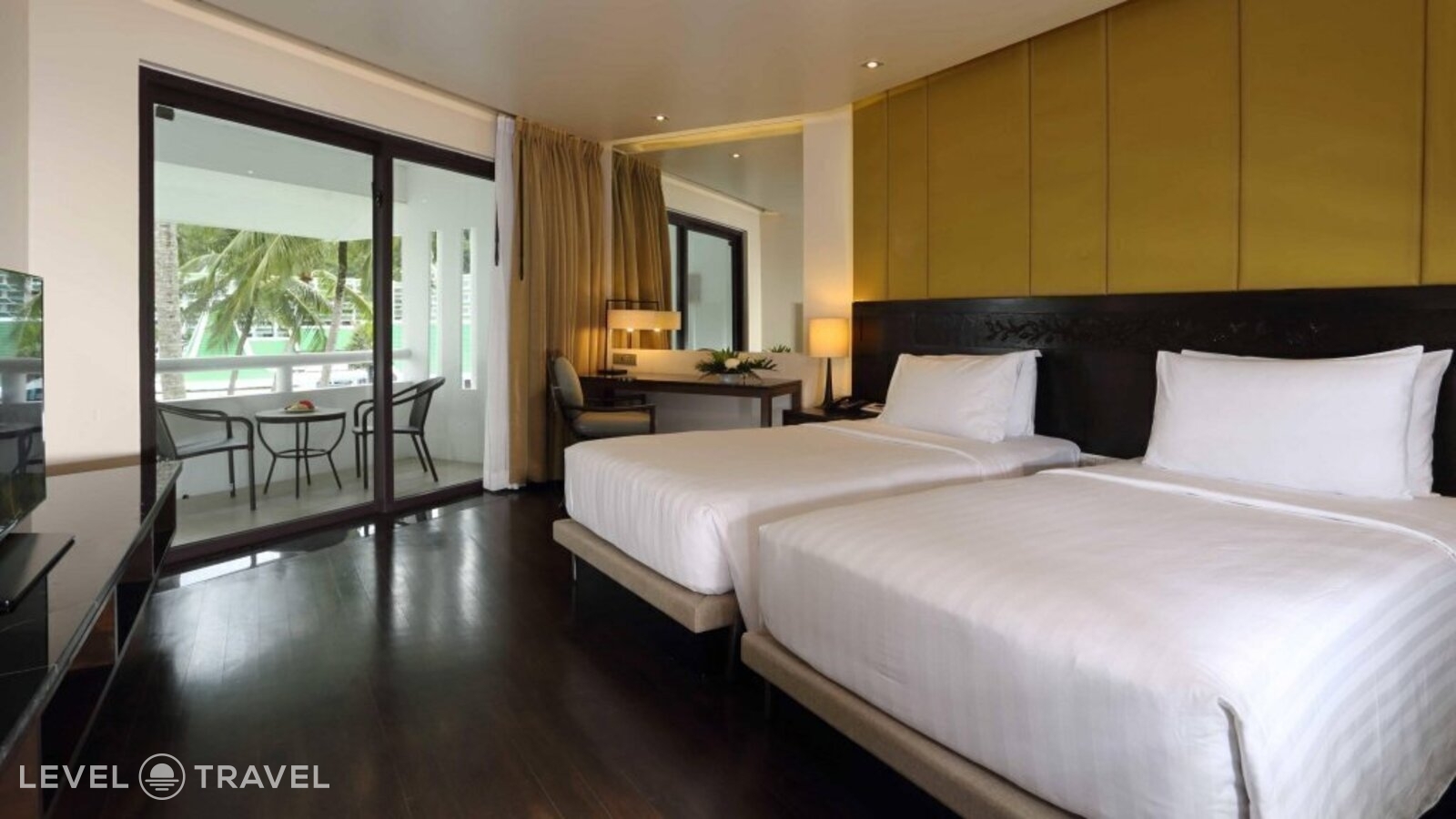 фотографии номера Люкс с террасой (две односпальные кровати) отеля Le Meridien Phuket Beach Resort в Таиланд(Карон Бич) - фото №1