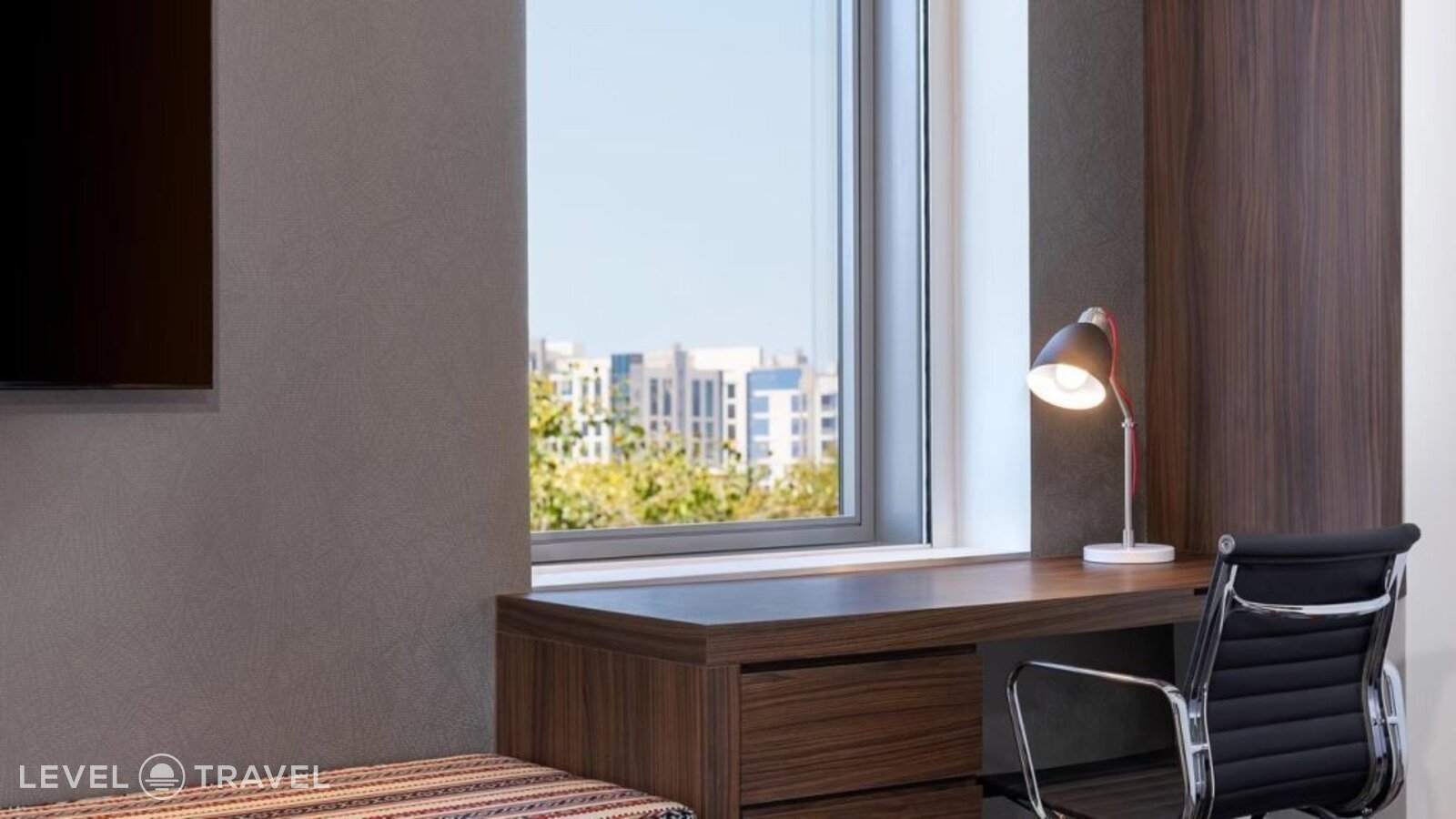 фотографии номера Номер Savvy (две односпальные кровати) отеля Aloft Al Mina Hotel в ОАЭ(Бар Дубай) - фото №10