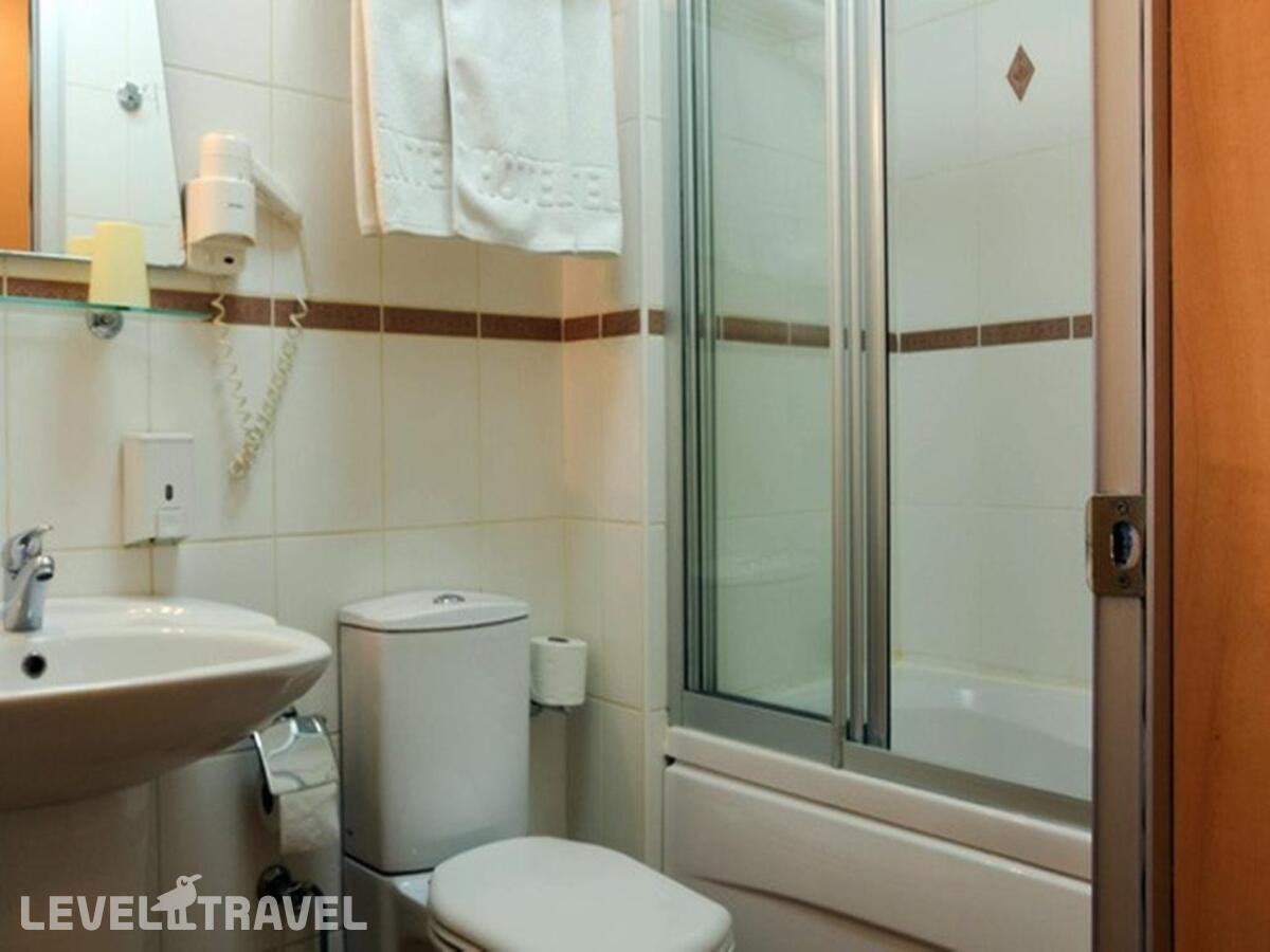 фотографии номера Трехместный номер отеля Hotel Inter Istanbul в Турция(Фатих) - фото №3