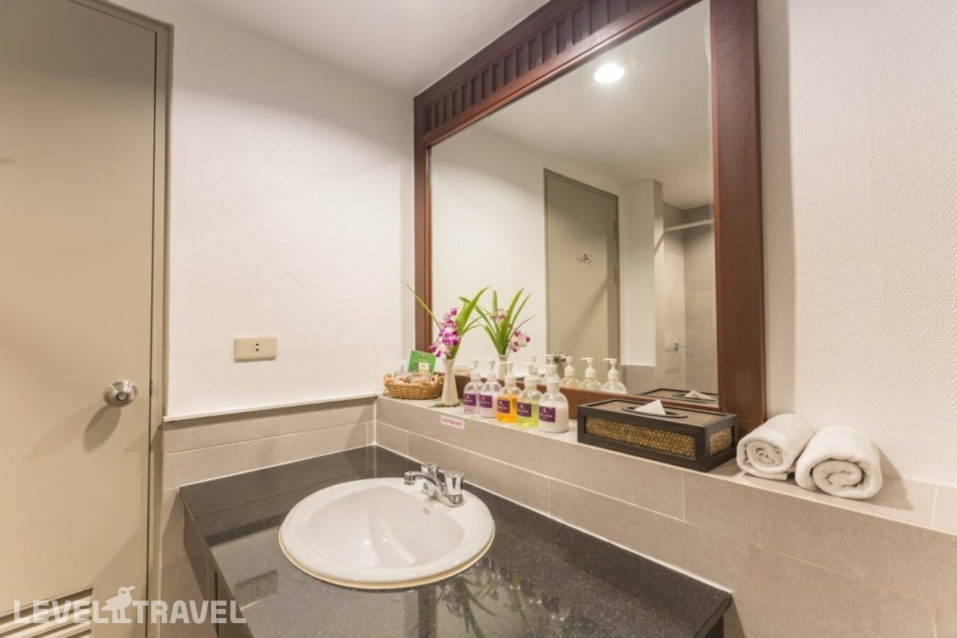 фотографии номера Делюкс (две односпальные кровати) отеля Phuket Orchid Resort & Spa в Таиланд(Карон Бич) - фото №18