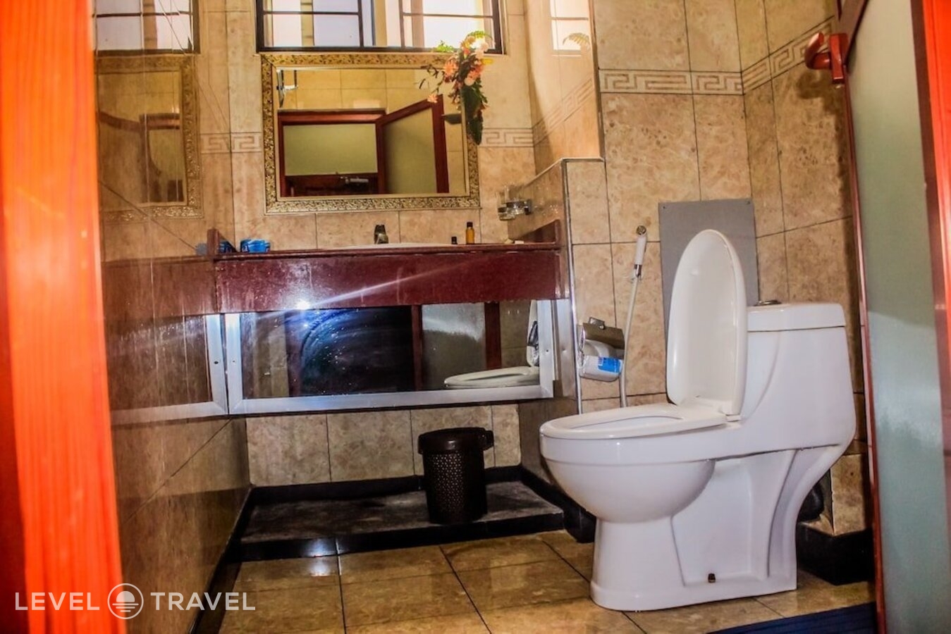 фотографии номера Делюкс с видом на город отеля Jamirex Hotel в Танзания(Дар-эс-Салам) - фото №6
