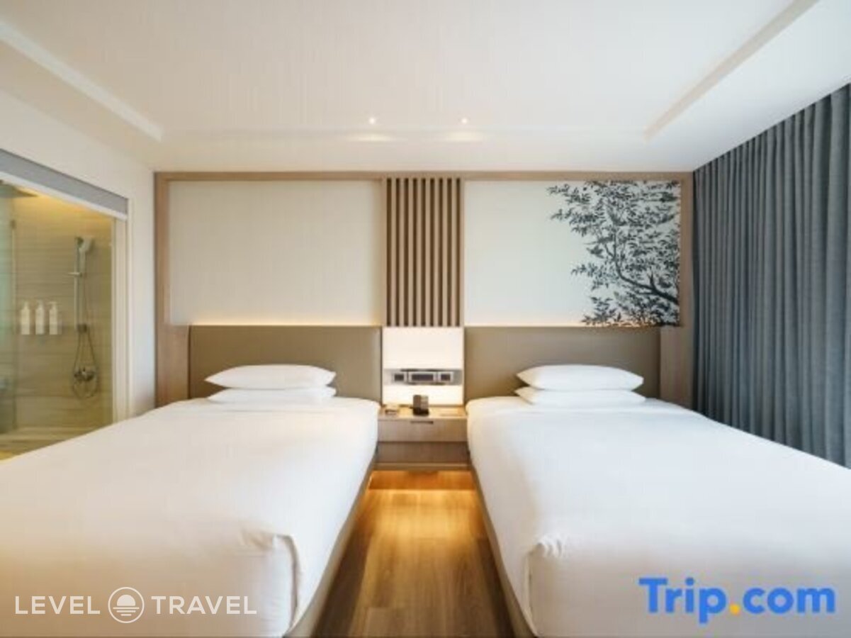 фотографии номера Улучшенный с видом на город отеля Courtyard By Marriott North Pattaya в Таиланд(Наклуа) - фото №1