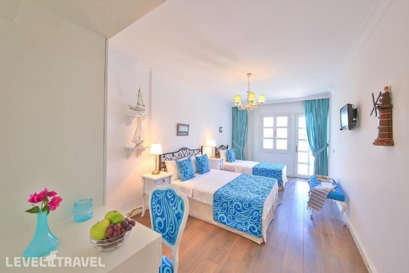 фотографии номера Трехместный номер отеля Alacati Sorf Hotel в Турция(Чешме) - фото №4
