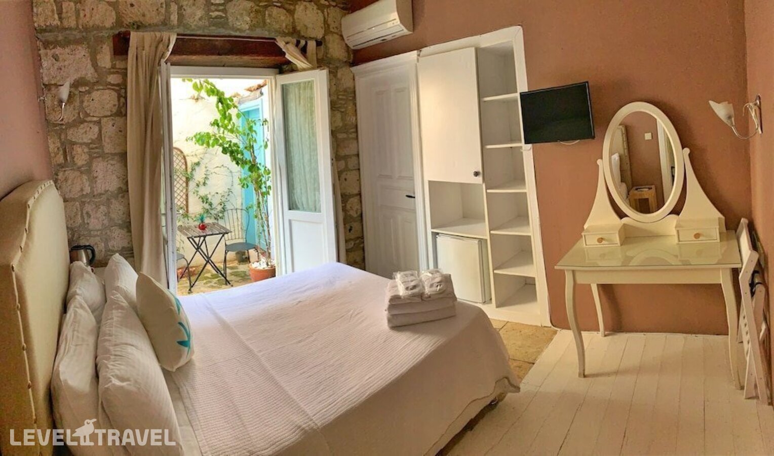 фотографии номера Делюкс с балконом отеля Maison D'Azur Alacati в Турция(Чешме) - фото №9