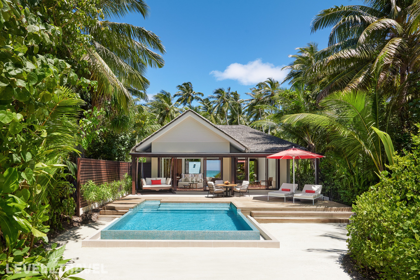 фотографии номера Семейная пляжная вилла с бассейном отеля Niyama Private Islands Maldives в Мальдивы(Даалу Атолл) - фото №1