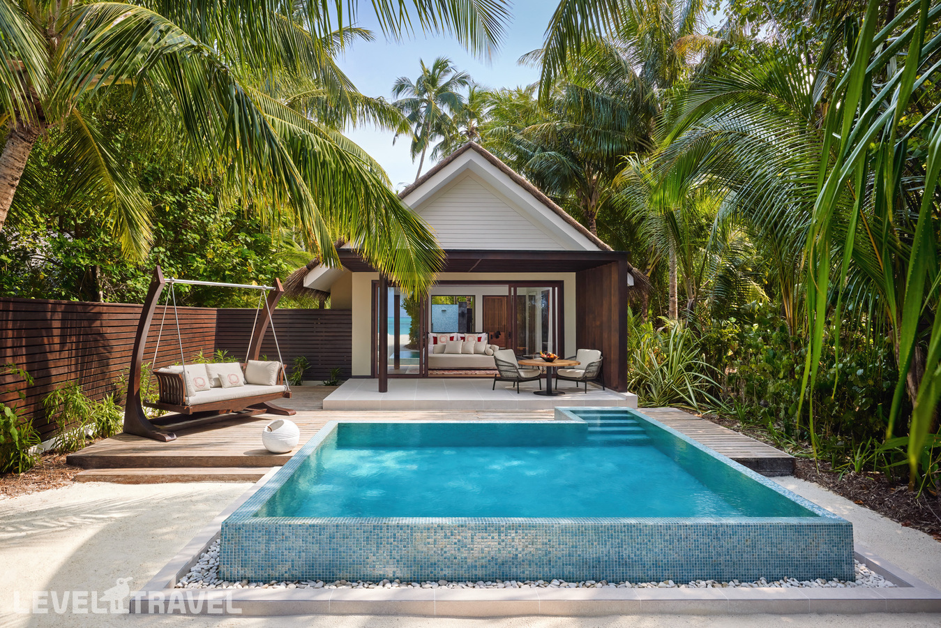 фотографии номера Пляжная вилла делюкс с бассейном отеля Niyama Private Islands Maldives в Мальдивы(Даалу Атолл) - фото №1