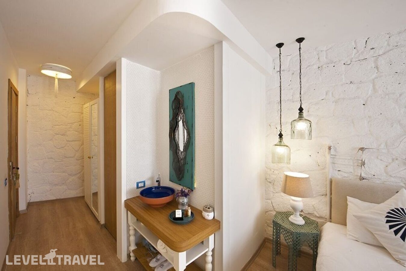 фотографии номера Делюкс с видом на бассейн отеля Sade Alacati Hotel в Турция(Чешме) - фото №11