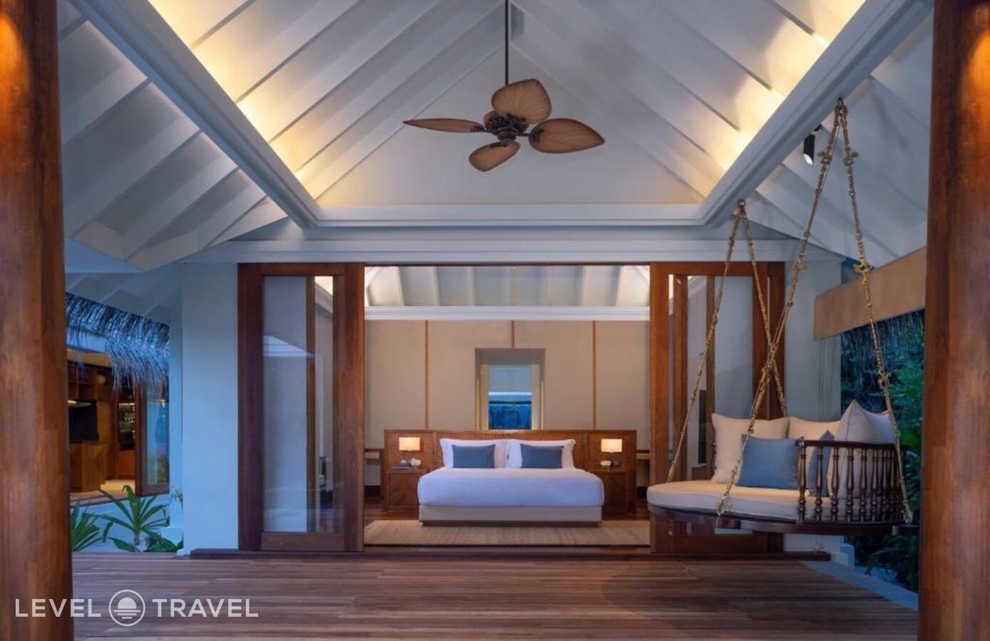 фотографии номера Пляжная резиденция (4 спальни) отеля Anantara Kihavah Villas в Мальдивы(Баа Атолл) - фото №3