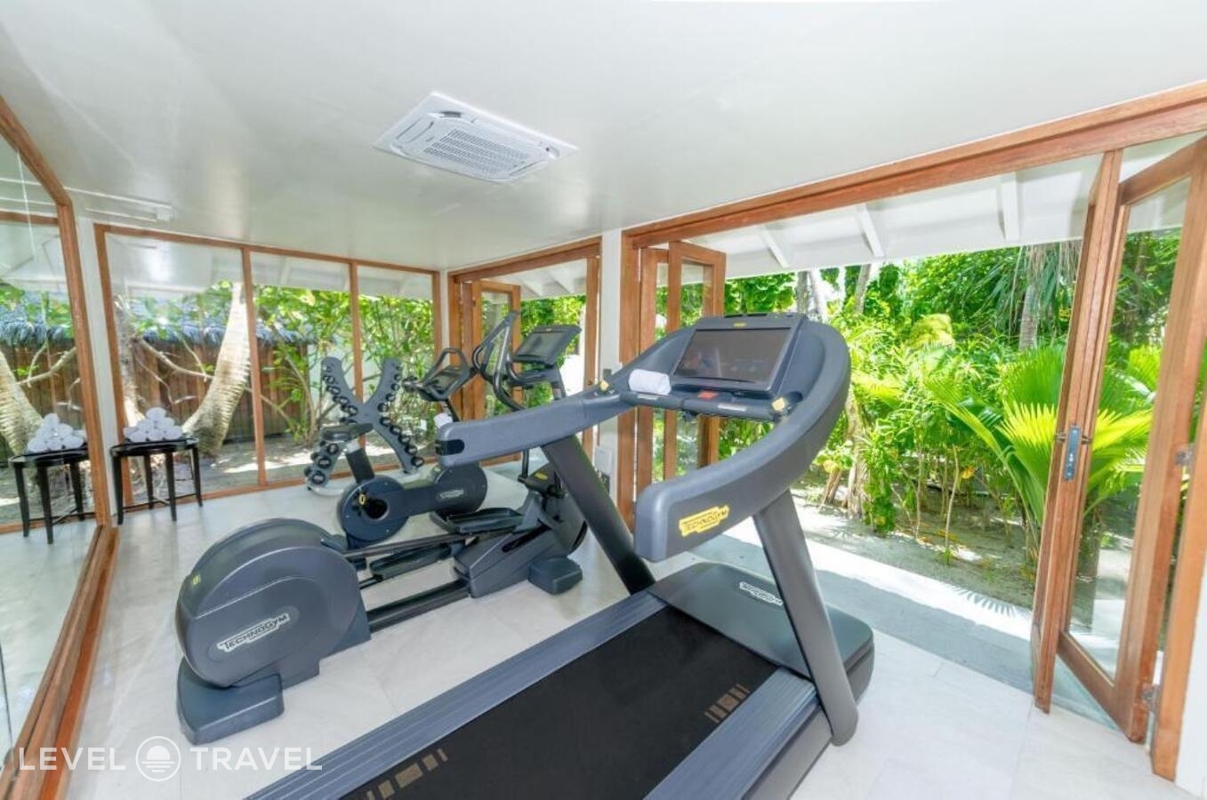 фотографии номера Пляжная резиденция (4 спальни) отеля Anantara Kihavah Villas в Мальдивы(Баа Атолл) - фото №15