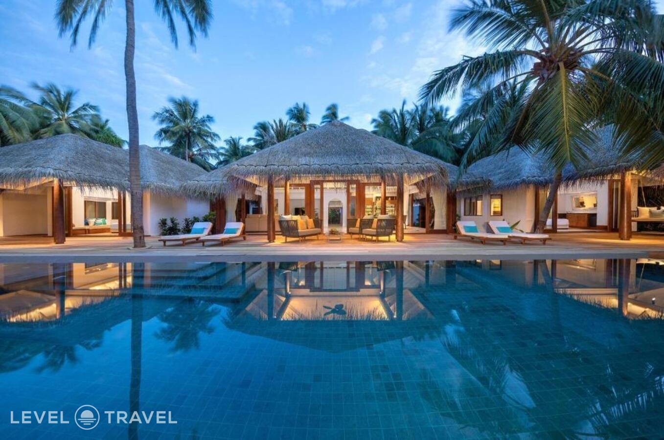 фотографии номера Пляжная резиденция (4 спальни) отеля Anantara Kihavah Villas в Мальдивы(Баа Атолл) - фото №18