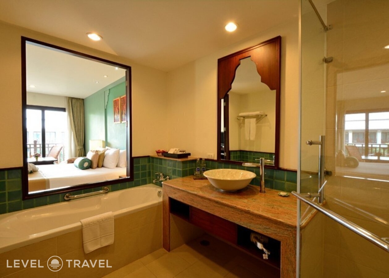 фотографии номера Четырехместный делюкс отеля Ravindra Beach Resort & Spa в Таиланд(Джомтьен) - фото №2