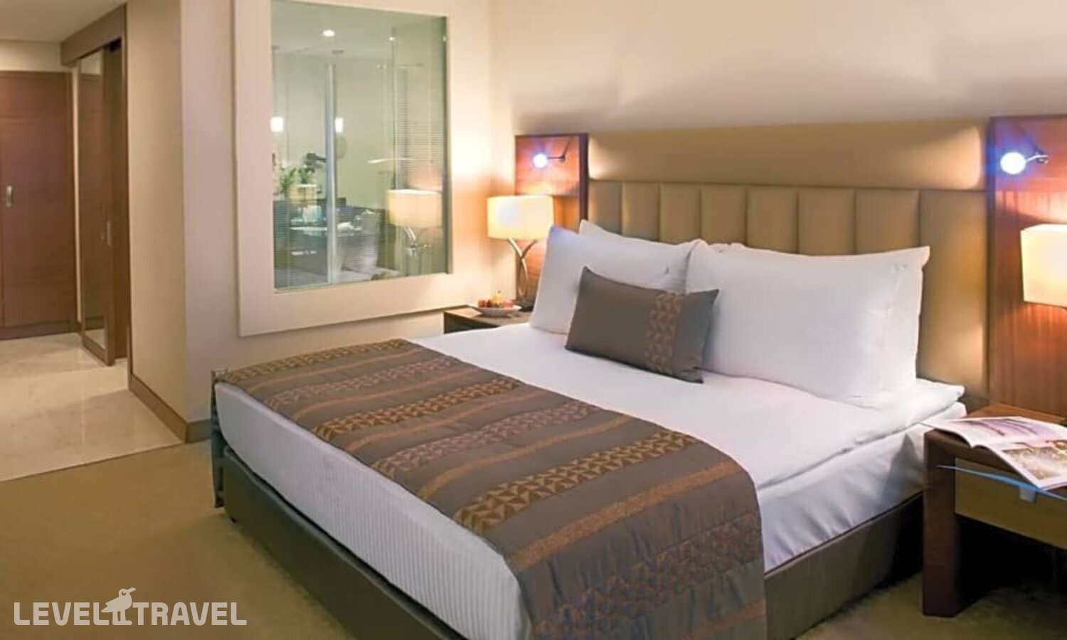 фотографии номера Улучшенный с видом на море отеля Mövenpick Hotel Izmir в Турция(Измир) - фото №2