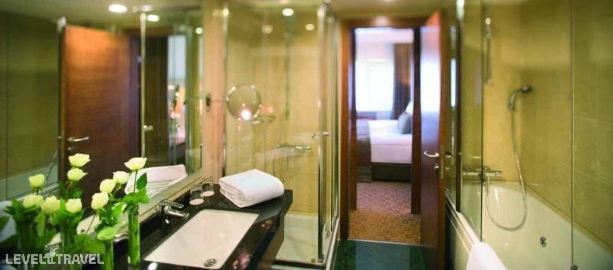 фотографии номера Стандартный номер отеля Mövenpick Hotel Izmir в Турция(Измир) - фото №4
