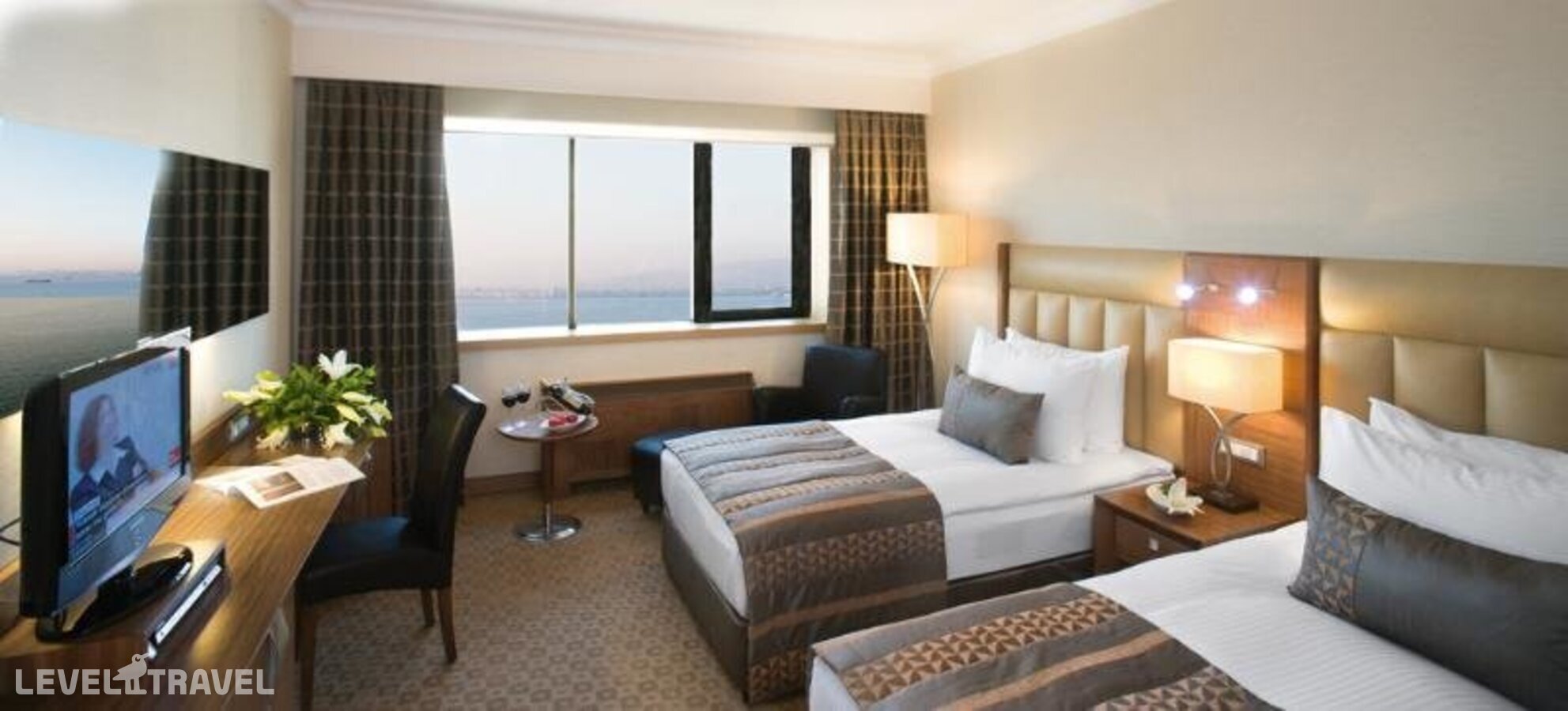 фотографии номера Стандартный номер отеля Mövenpick Hotel Izmir в Турция(Измир) - фото №2