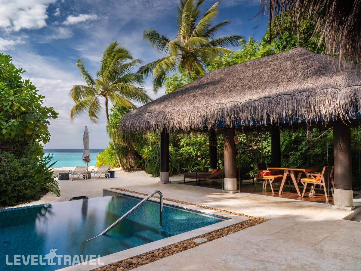 фотографии номера Пляжная вилла с бассейном отеля Velaa Private Island в Мальдивы(Нону Атолл) - фото №1