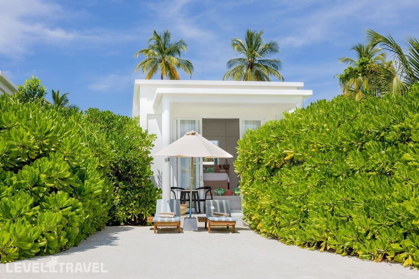 фотографии номера Пляжная вилла Гранд с бассейном отеля Sun Siyam Iru Veli (Ex. Sun Aqua Iru Veli) в Мальдивы(Даалу Атолл) - фото №2
