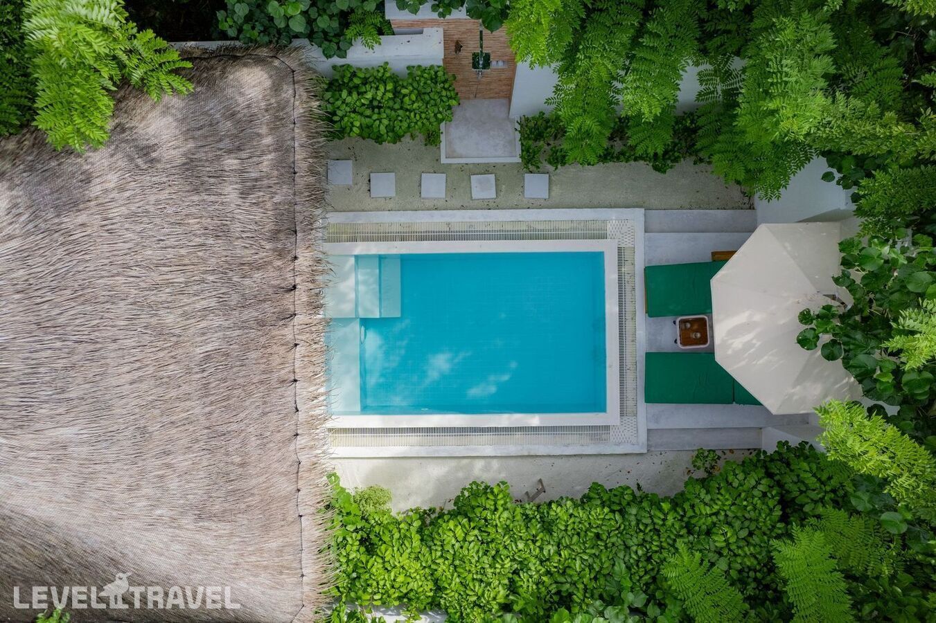 фотографии номера Пляжная резиденция с бассейном отеля Sun Siyam Iru Veli (Ex. Sun Aqua Iru Veli) в Мальдивы(Даалу Атолл) - фото №8