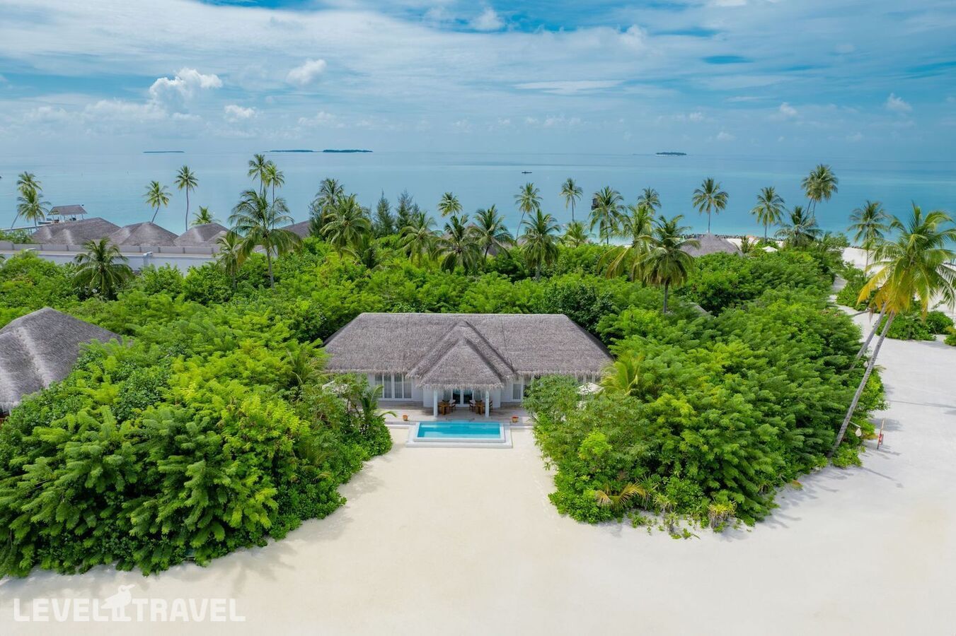 фотографии номера Пляжная резиденция с бассейном (2 спальни) отеля Sun Siyam Iru Veli (Ex. Sun Aqua Iru Veli) в Мальдивы(Даалу Атолл) - фото №6