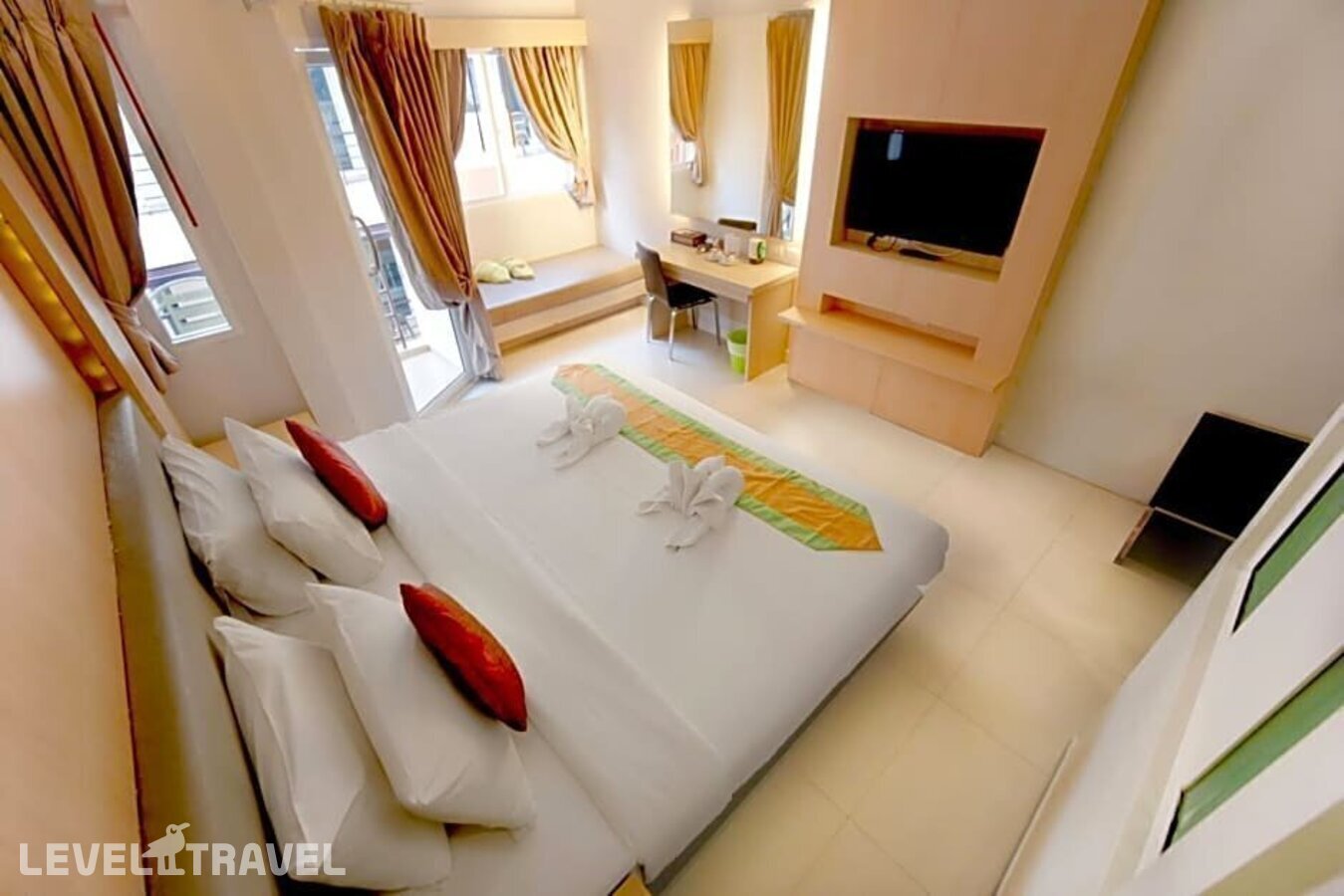 фотографии номера Улучшенный с видом на бассейн отеля Andatel Grande Hotel в Таиланд(Патонг Бич) - фото №10