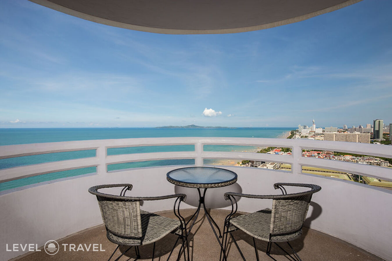 фотографии номера Делюкс отеля D Varee Jomtien Beach в Таиланд(Джомтьен) - фото №4